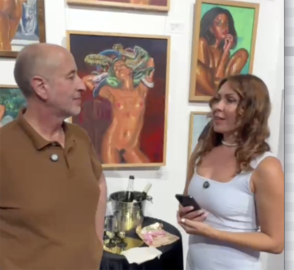 Irina Saints entrevistando a Pictor Mulier en Saint Gallery | C/ Madrid 6, San Antonio, Ibiza